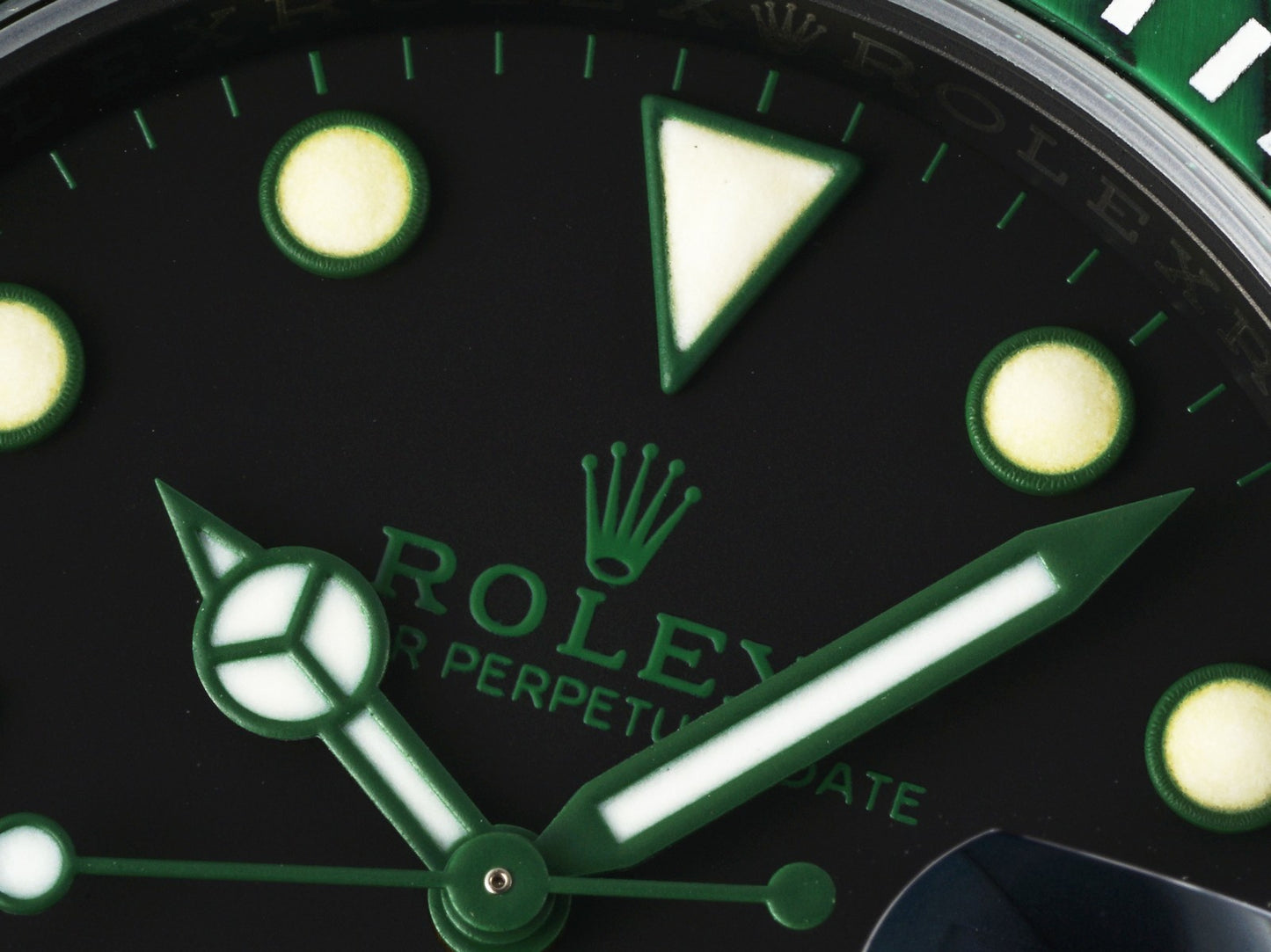 Submariner DIW Green Carbon VSF 1:1 Best Edition Black Dial on Black Nylon Strap VS3135