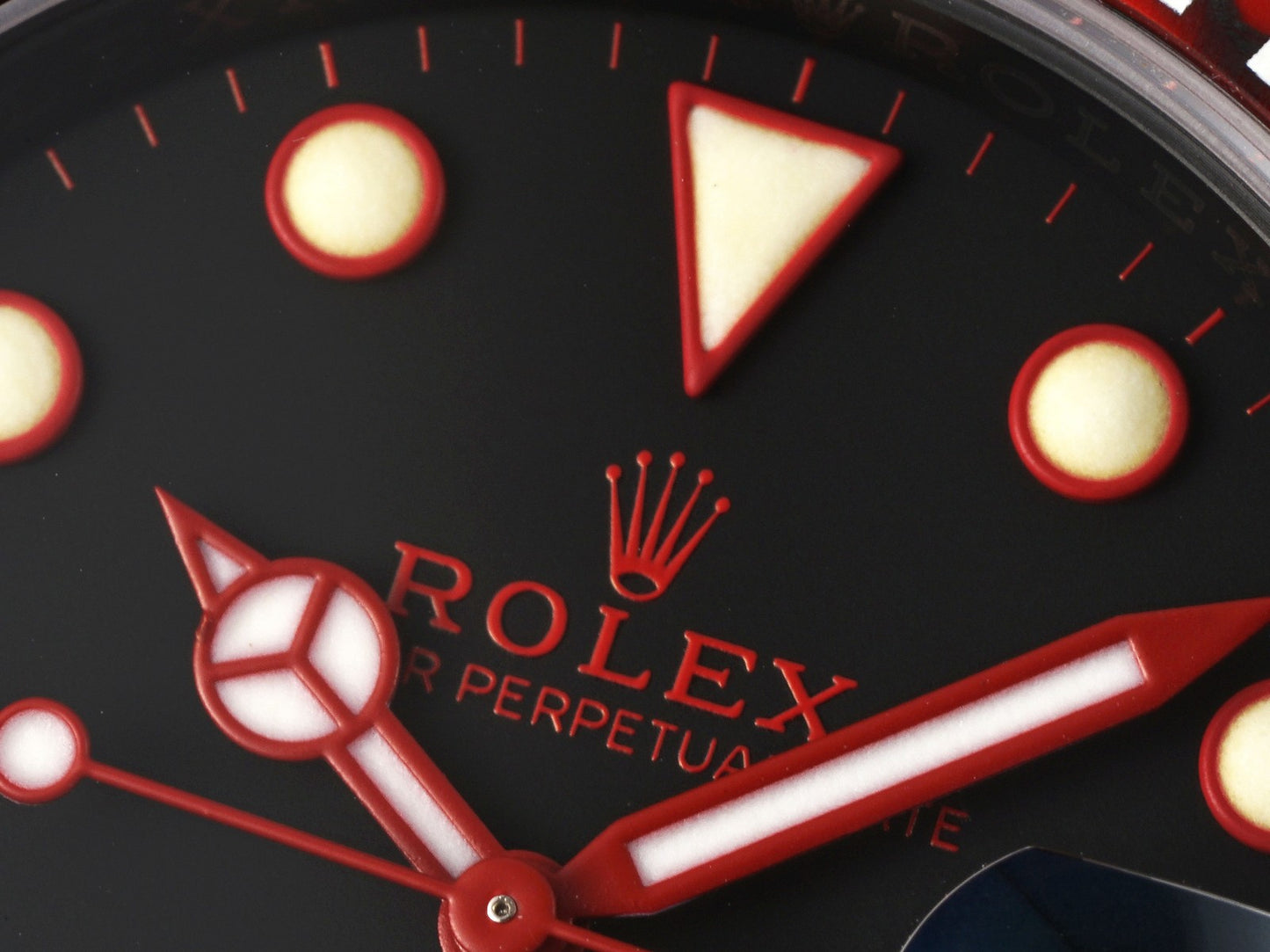 Submariner DIW Red Carbon VSF 1:1 Best Edition Black Dial on Black Nylon Strap VS3135